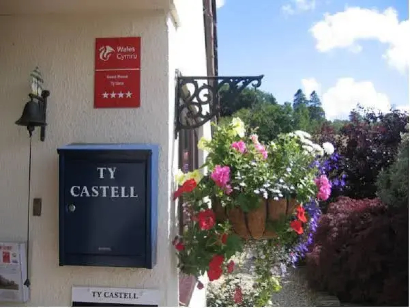 Ty Castell Bed  Breakfast - Home of the Kingfisher