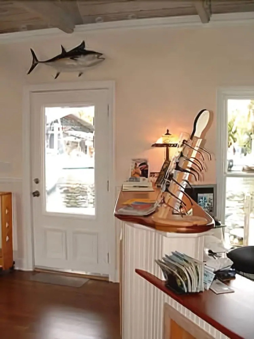 Tarpon Flats Inn & Marina - Key Largo