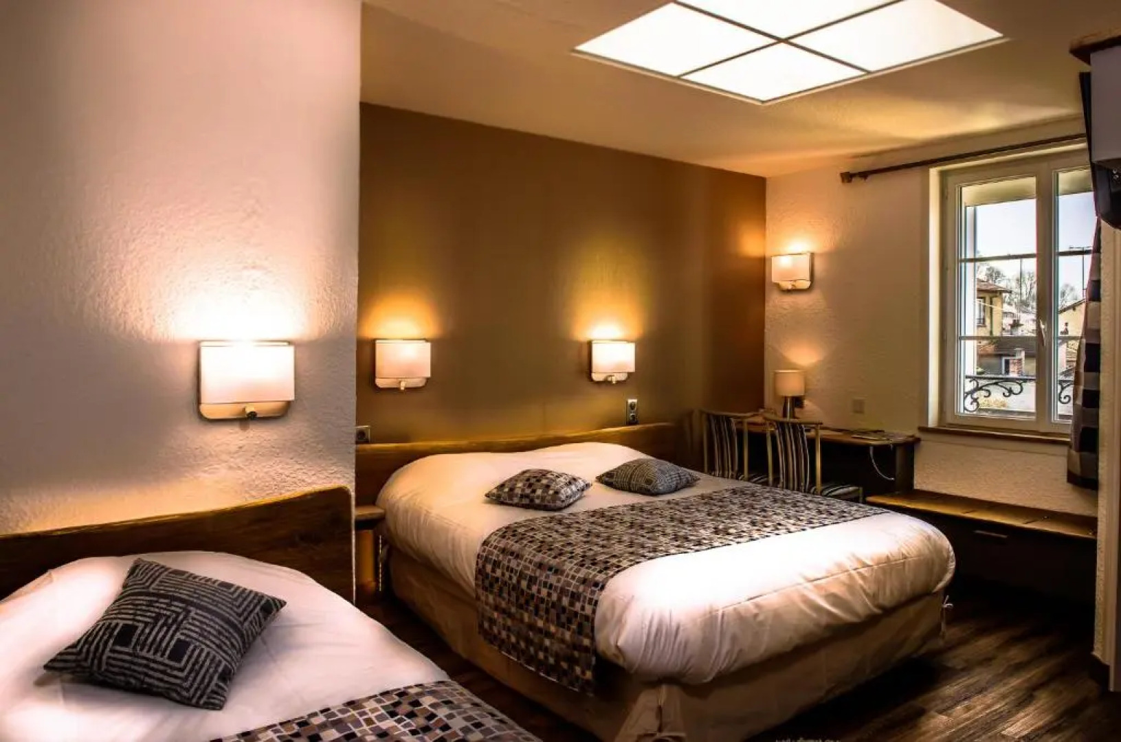 Hôtel restaurant Le Cheval Rouge