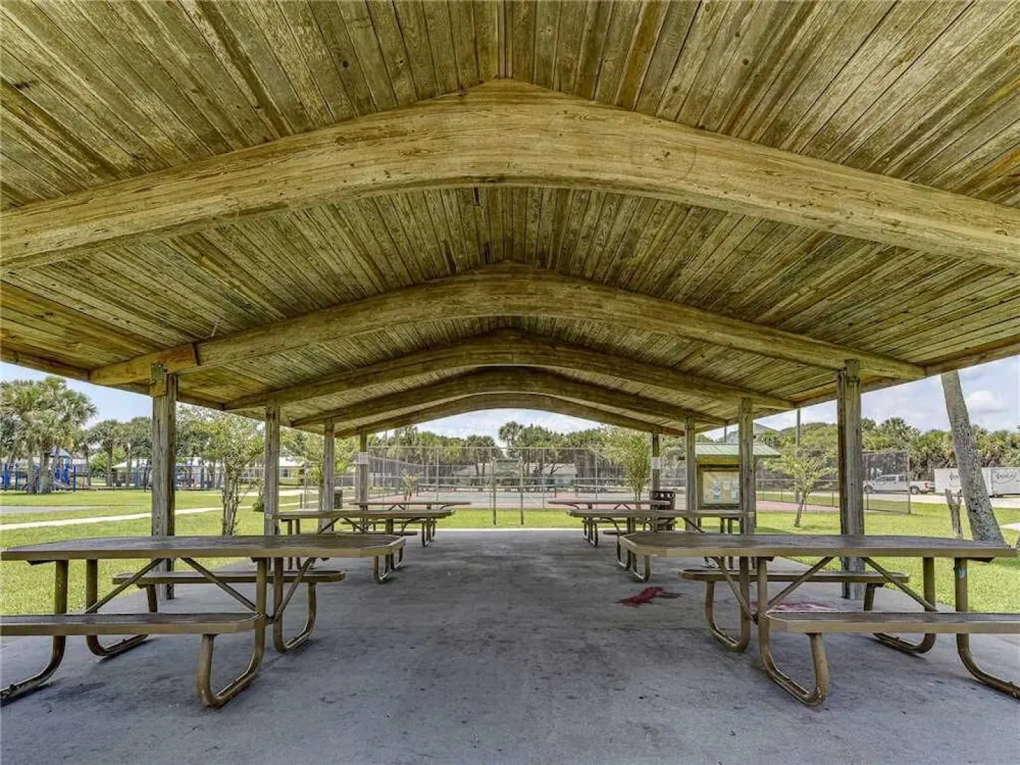 Island Retreat, Beach Front, 4 Bedrooms, Sleeps 12