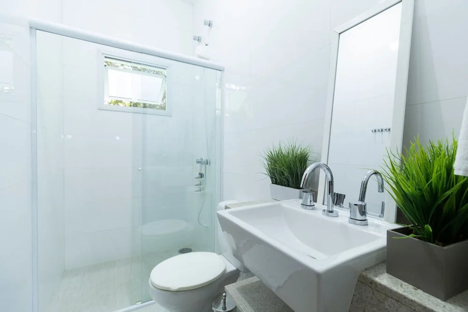 Chácara com Piscina a 40 min de SP