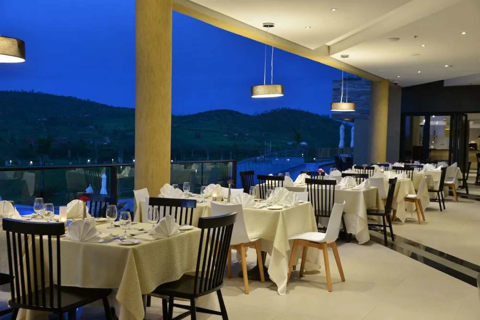 Mantis EPIC Hotel & Suites