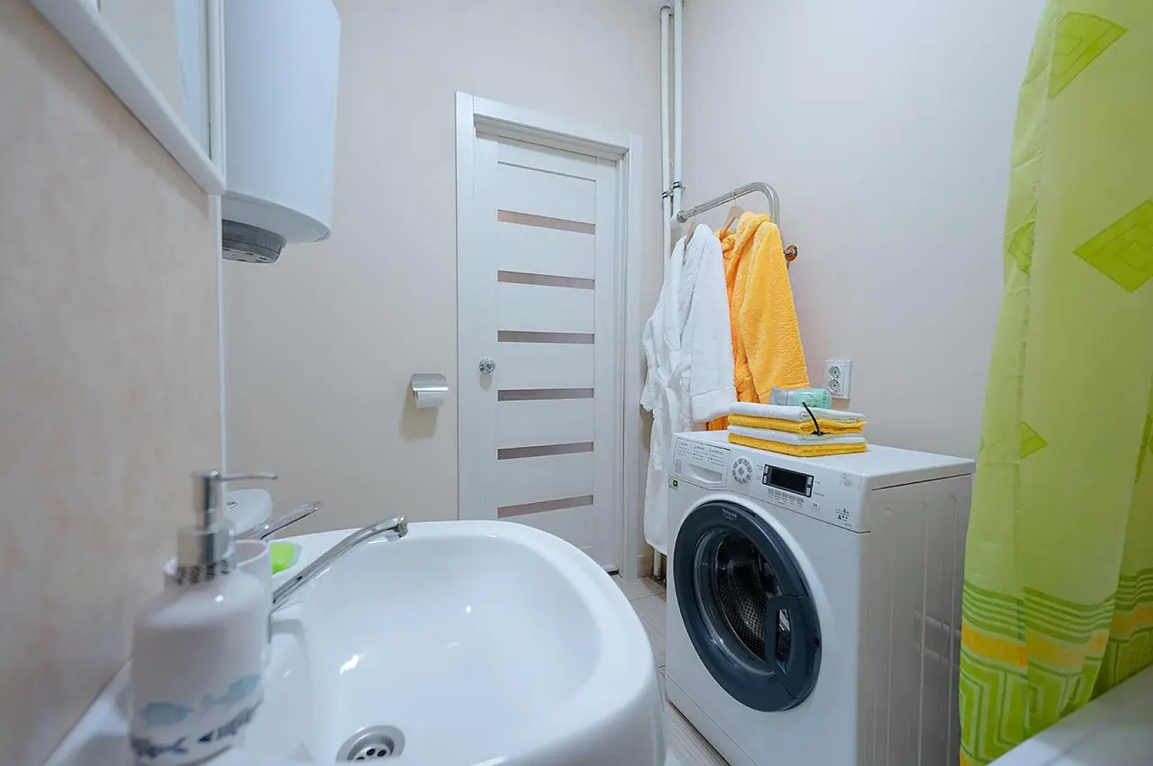 Пять звезд на улице Ленина 97