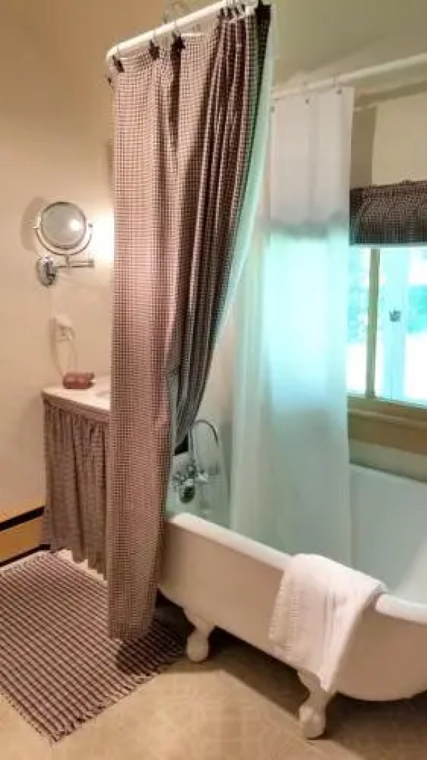 Timbercliffe Cottage Inn