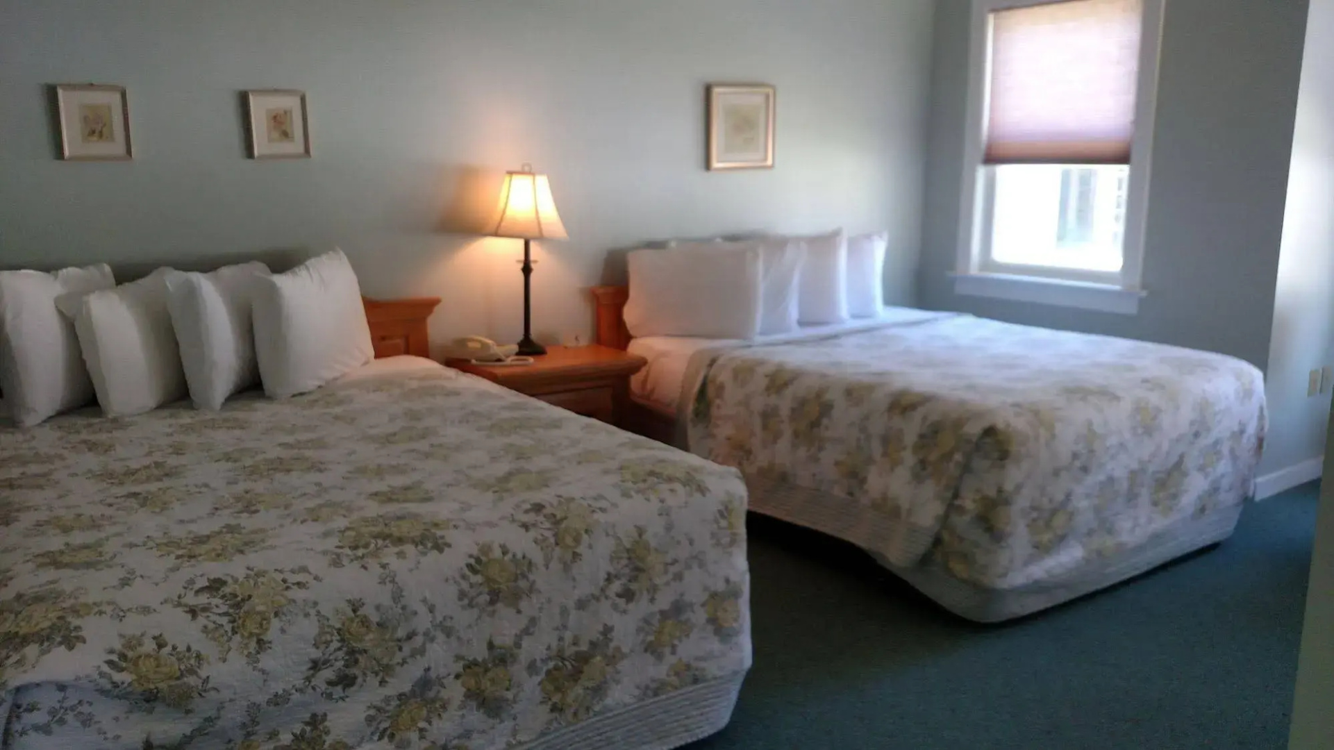 Spruce Lane Lodge and Cottages