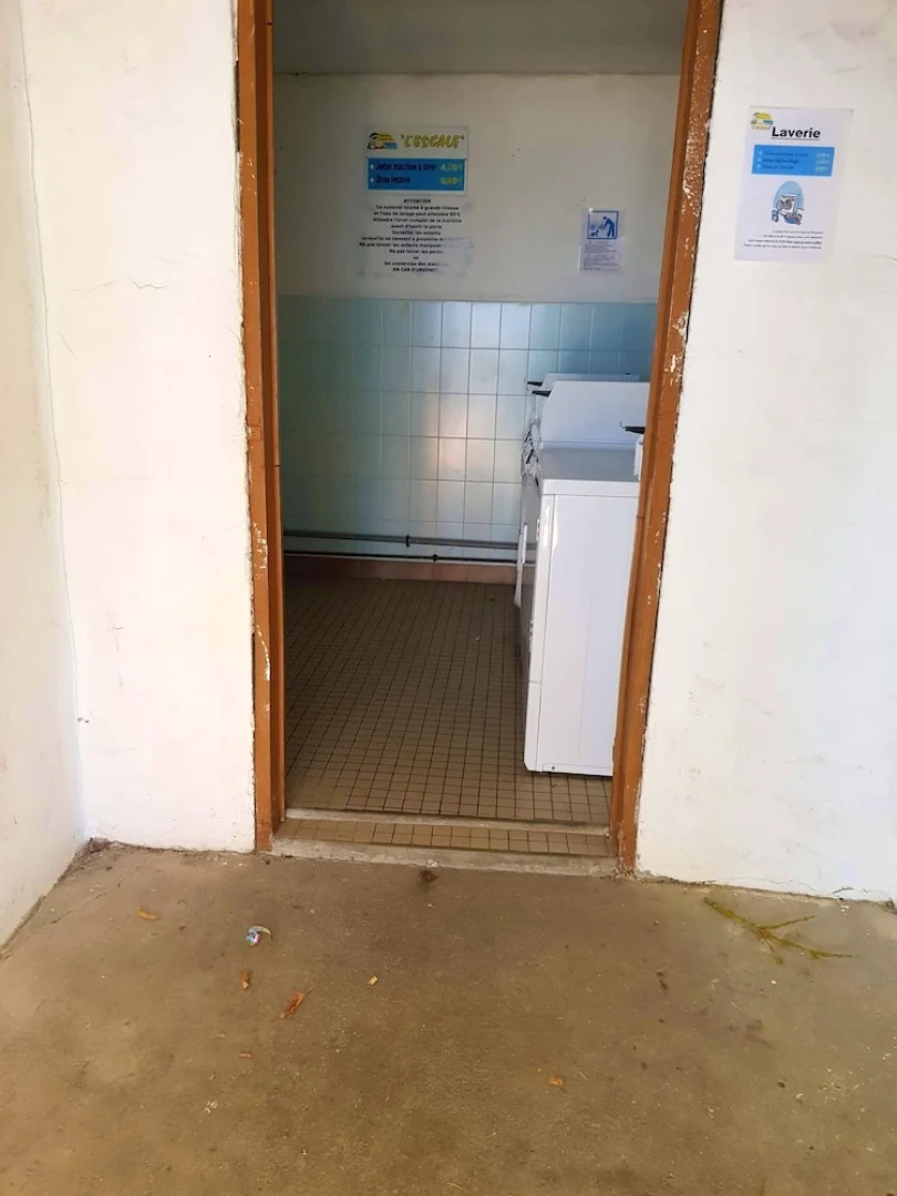 Bungalow With 2 Bedrooms in Meschers-sur-gironde, With Pool Access, Furnished Terrace and Wifi