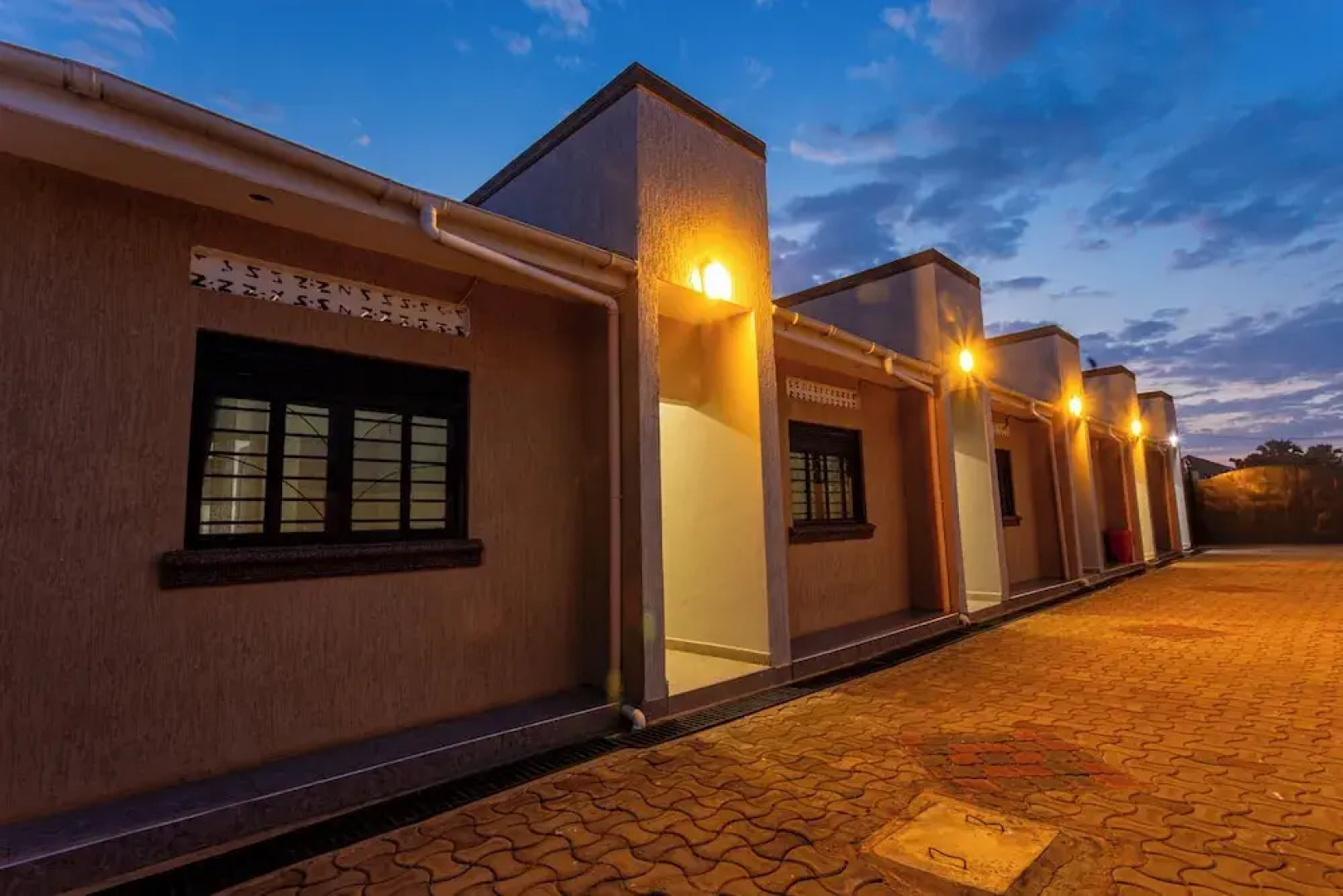 The Den Soroti White