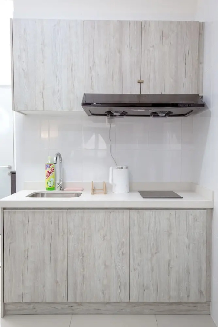 Rex Ollie The Edge Residence