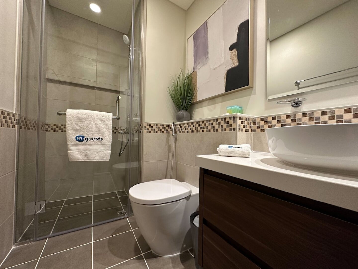 HiGuests - Reva Residences