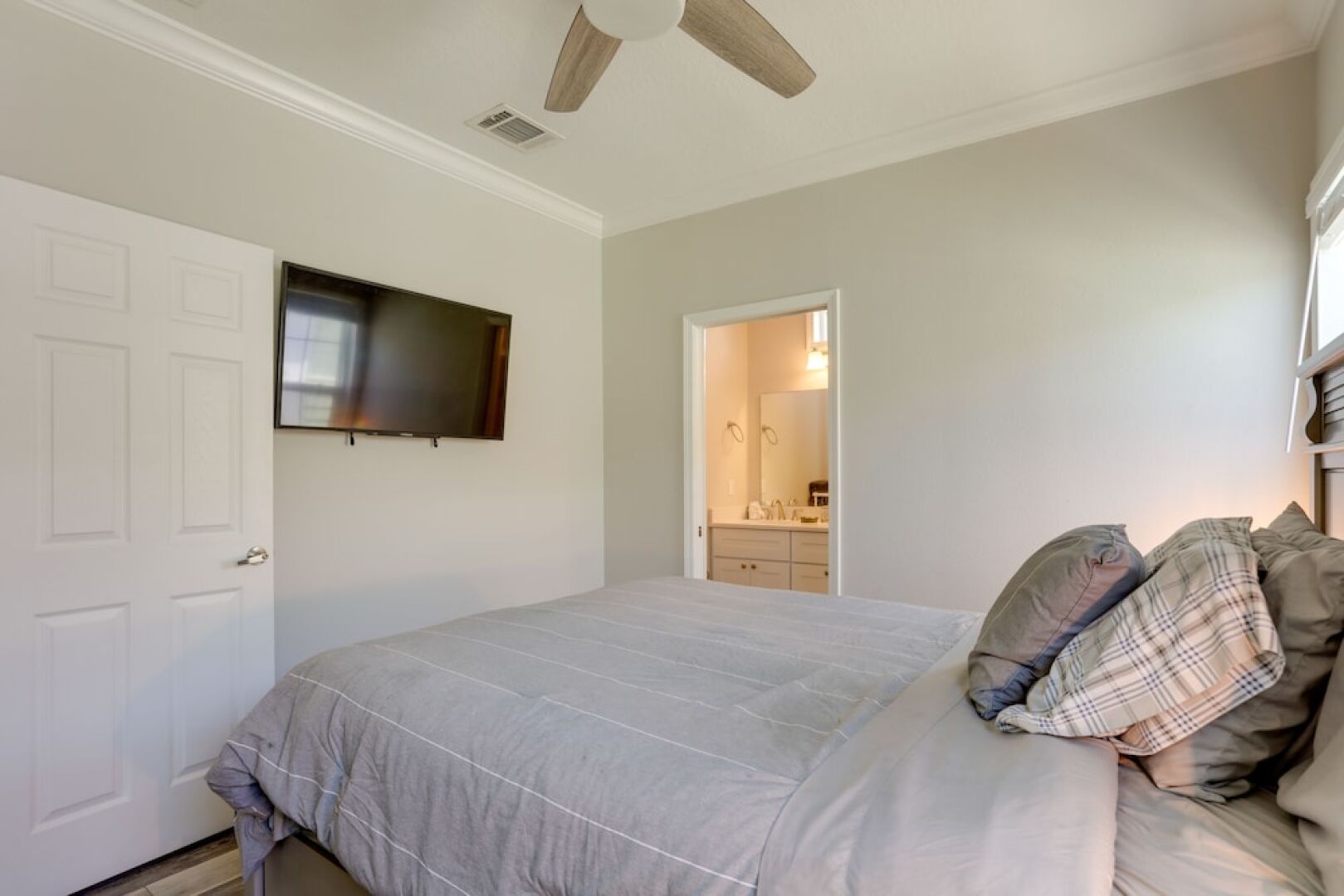 Waterside Jensen Beach Home w/ Marina Access!