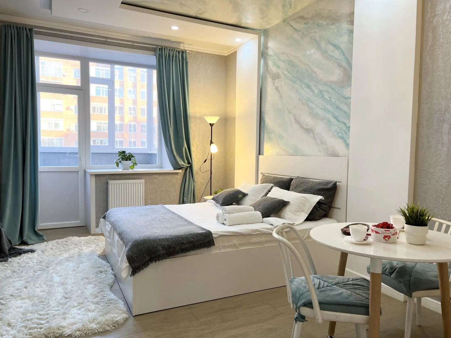 Live (Лайв) на улице Камзина 41/3