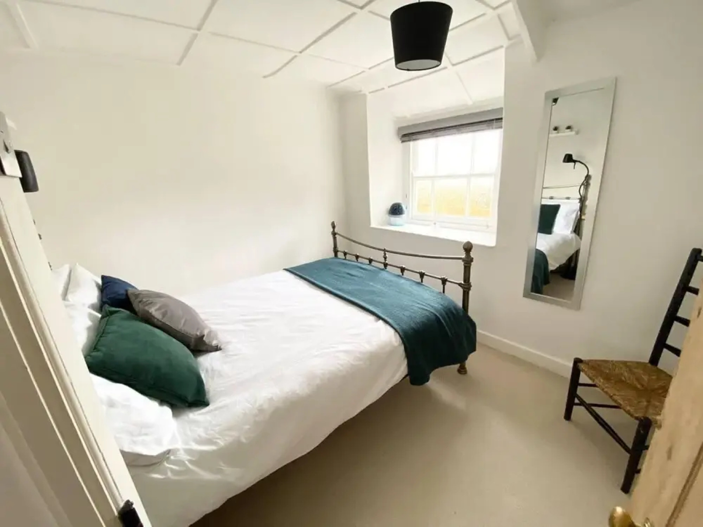 2 Bedroom Cottage - Sleeps 4 - Wifi, Fireplace