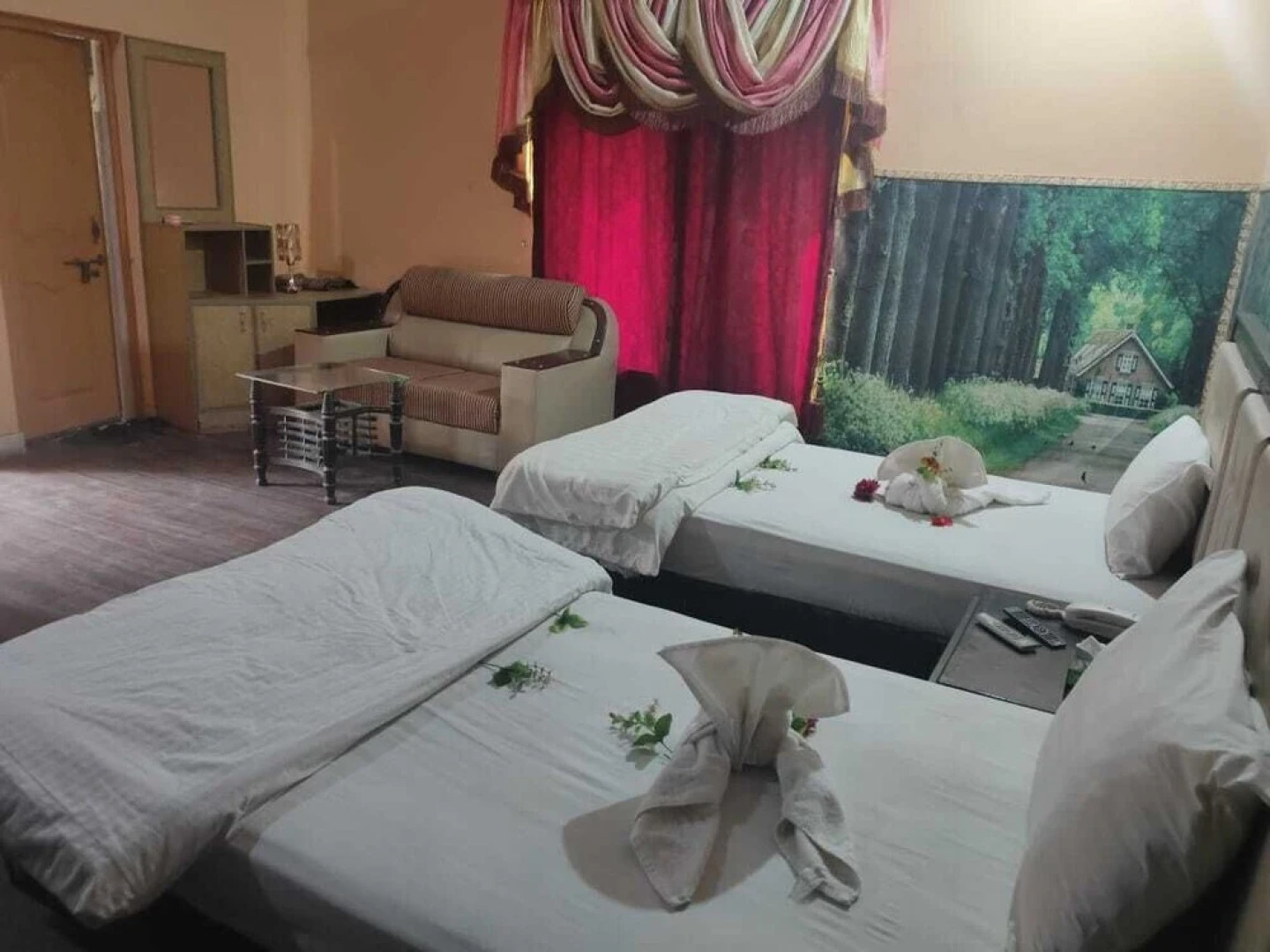 The Grand Hotel & Restaurant