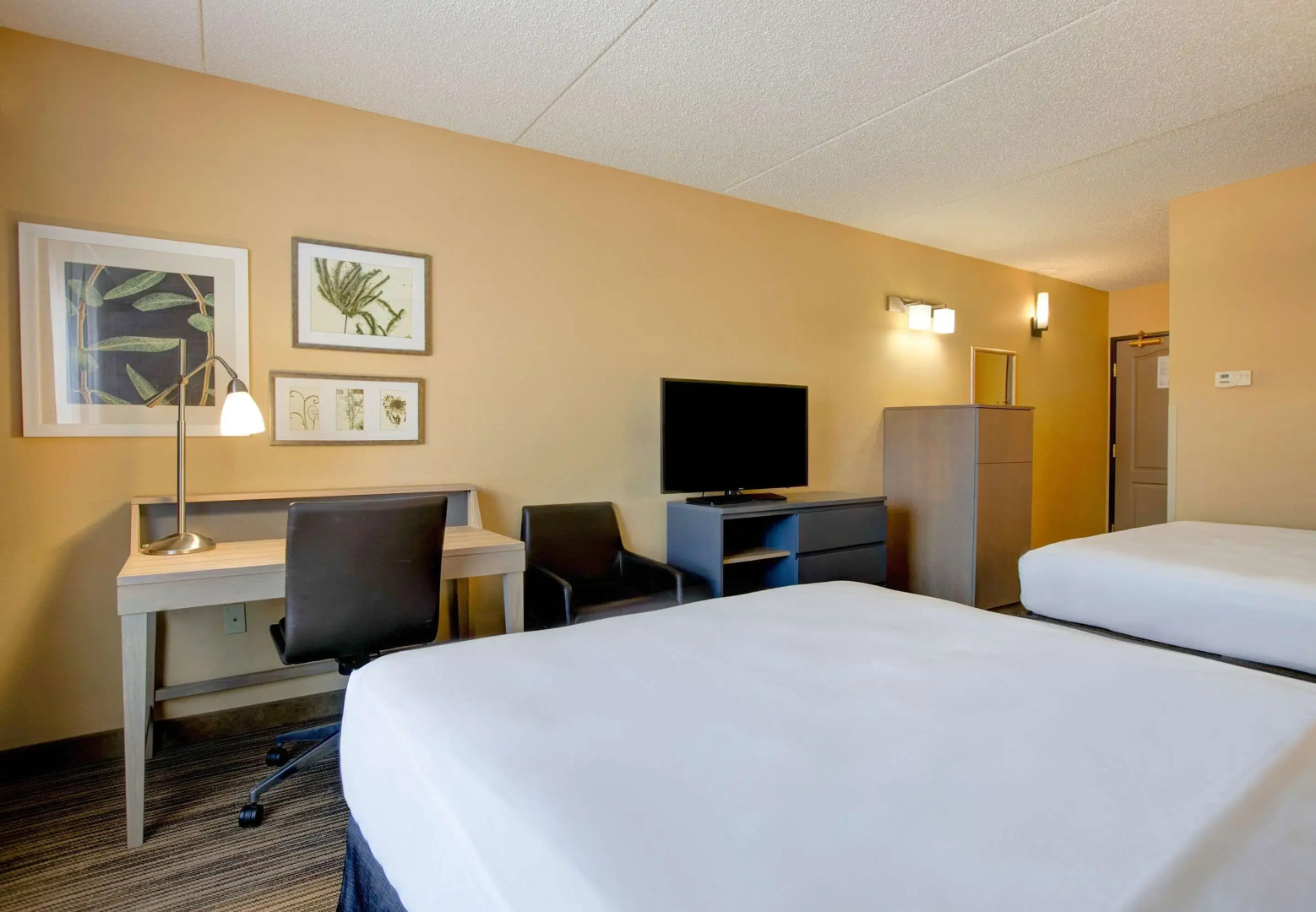 Comfort Inn & Suites St. Paul Northeast