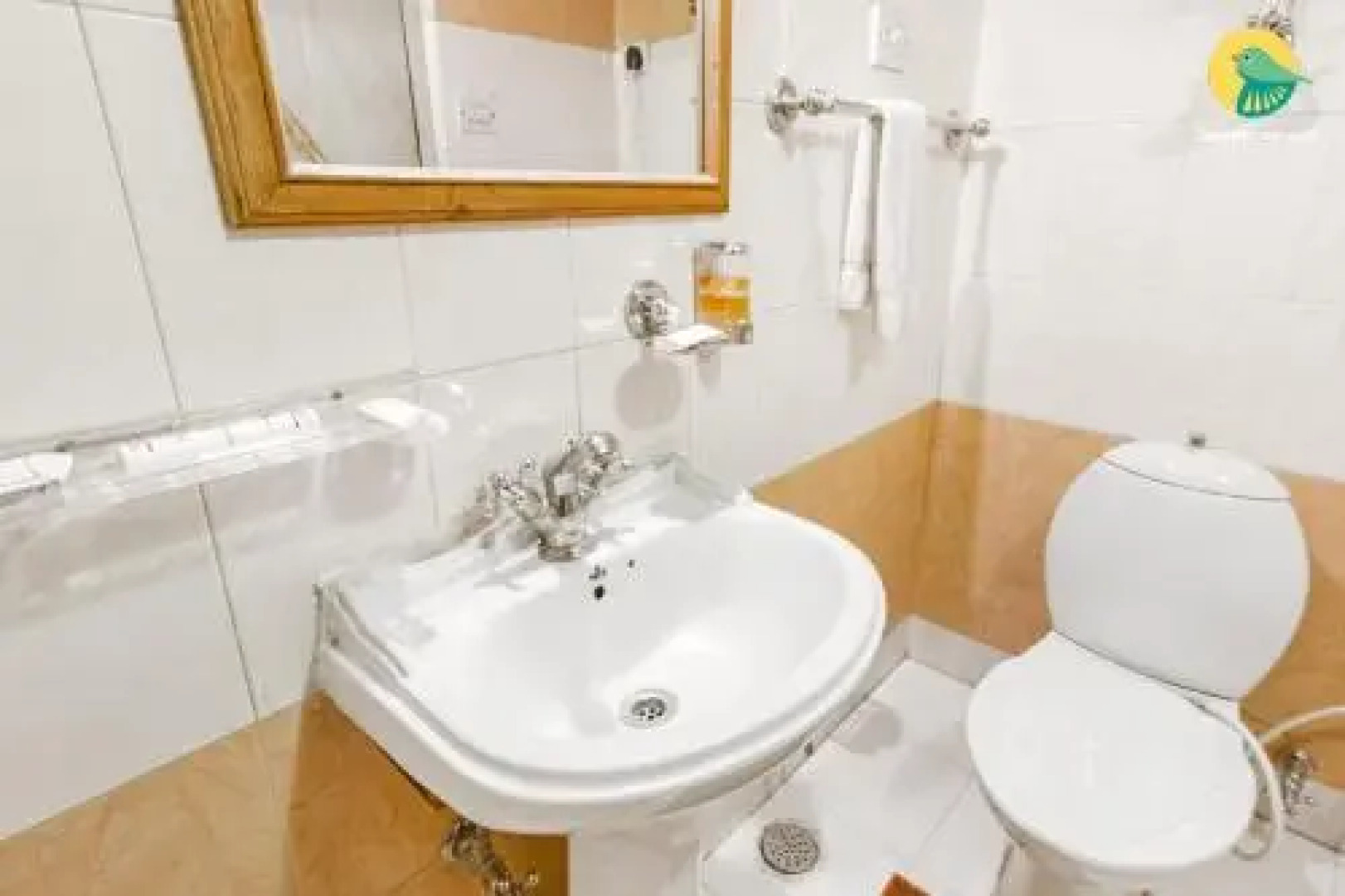 2 BR Rustic hut in Fagu, Shimla, by GuestHouser (912C)