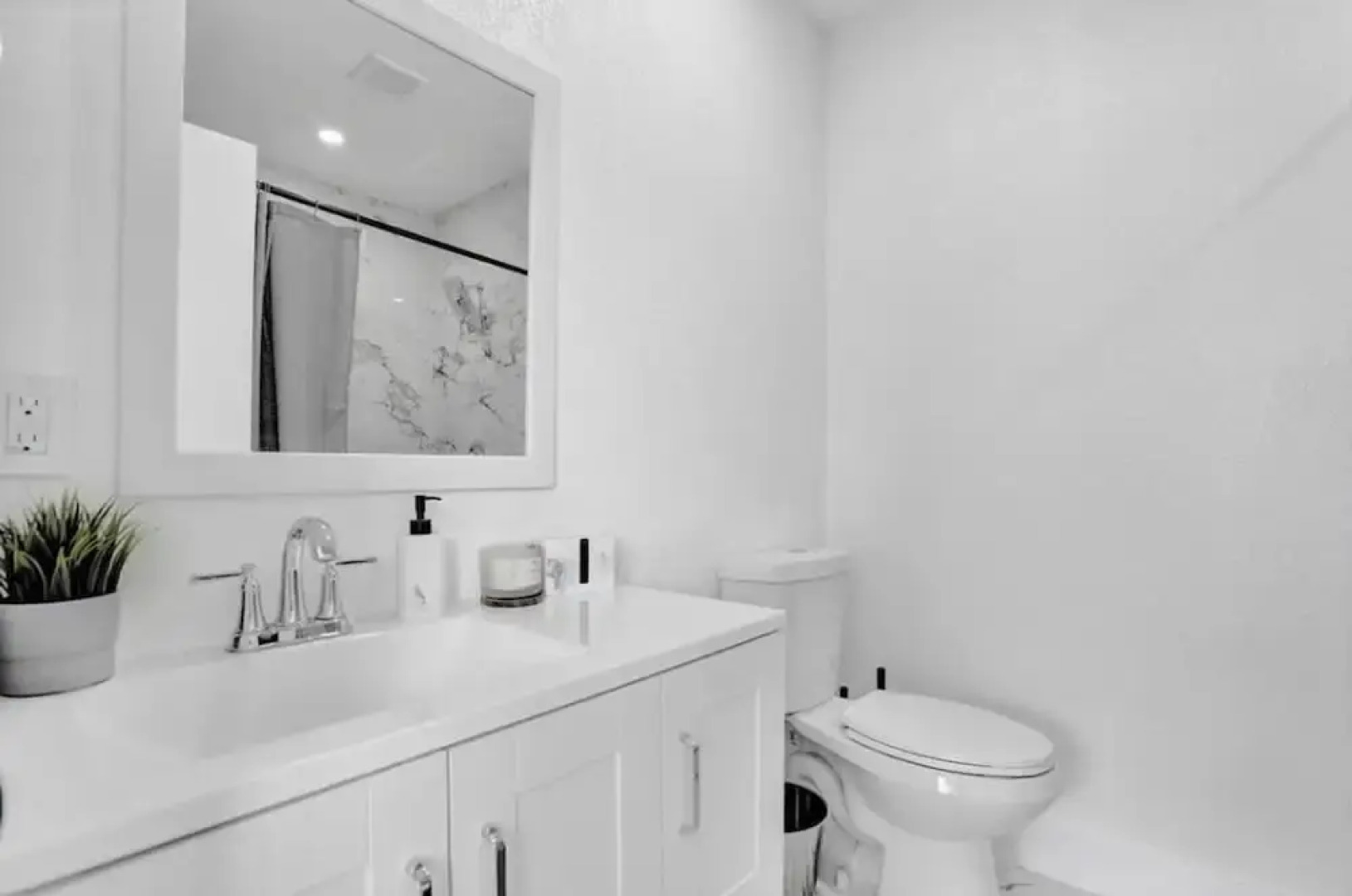 Spacious Home With Heated Pool