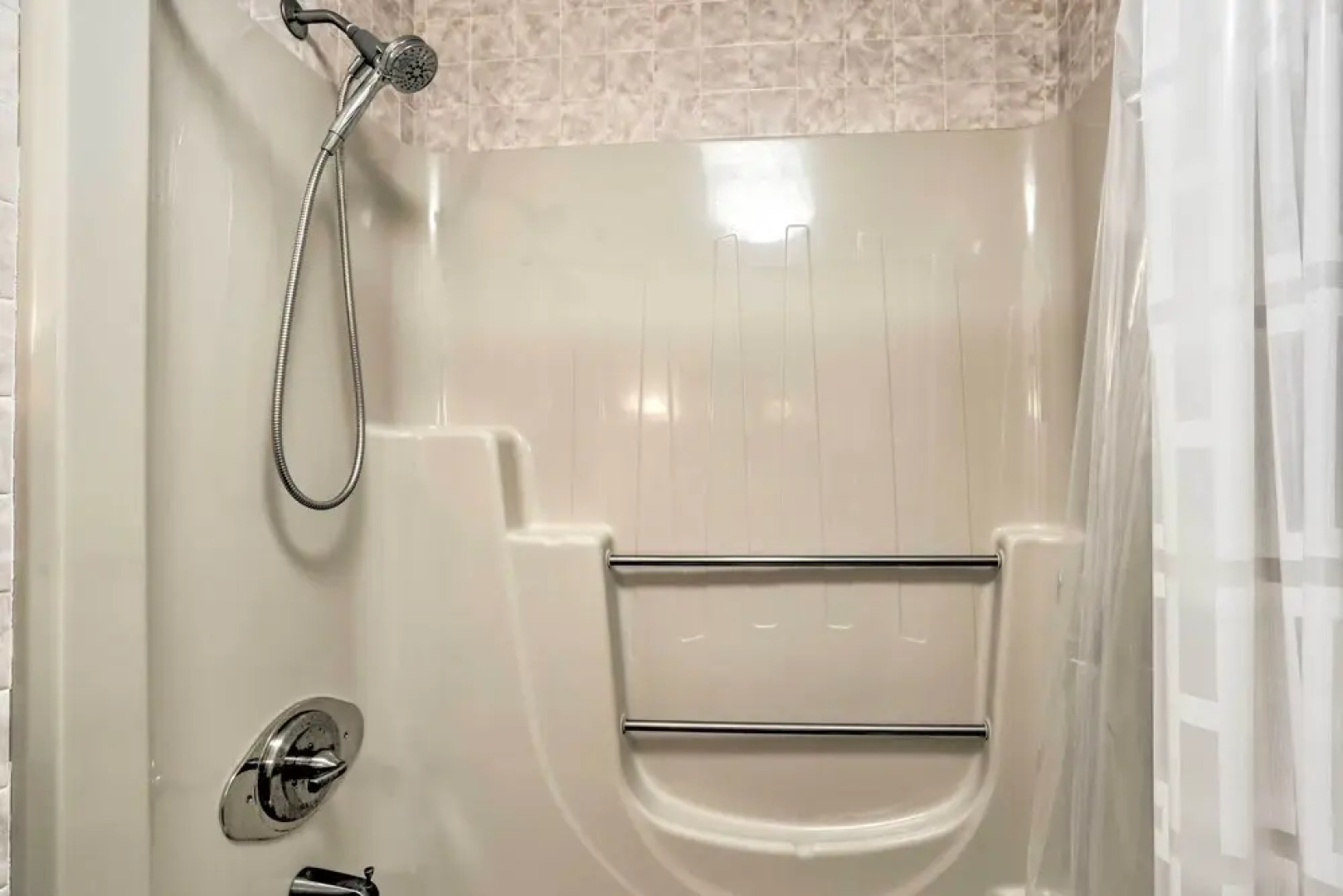 Dog-friendly Lake Ariel Resort Home w/ Deck!