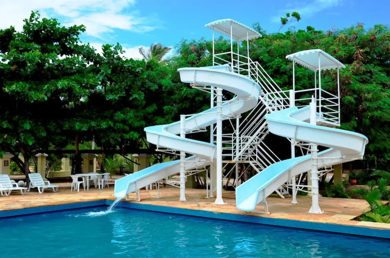 Aimberê Eco Resort Hotel