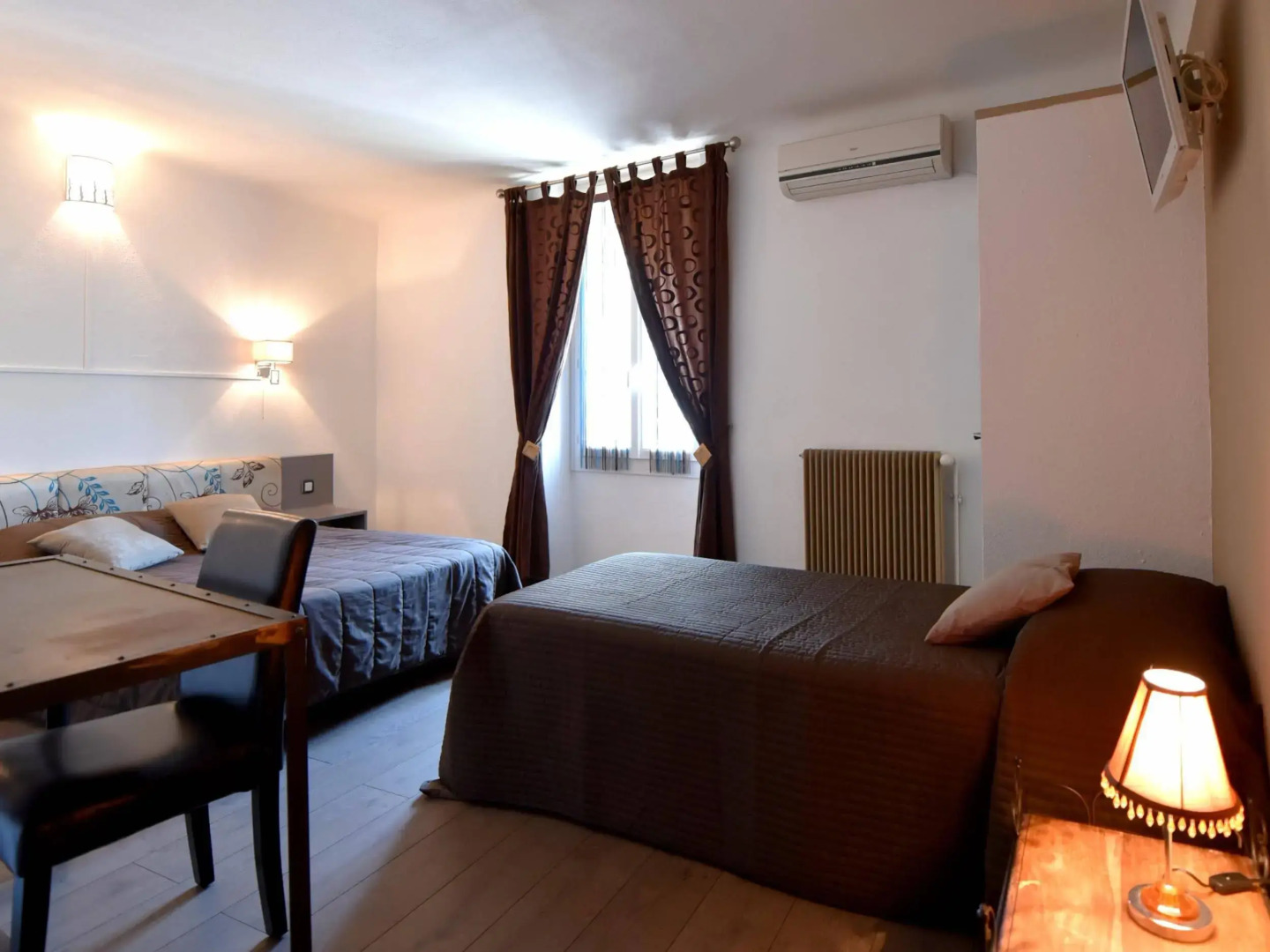 Logis Hôtel La Bastide d'Entraigues