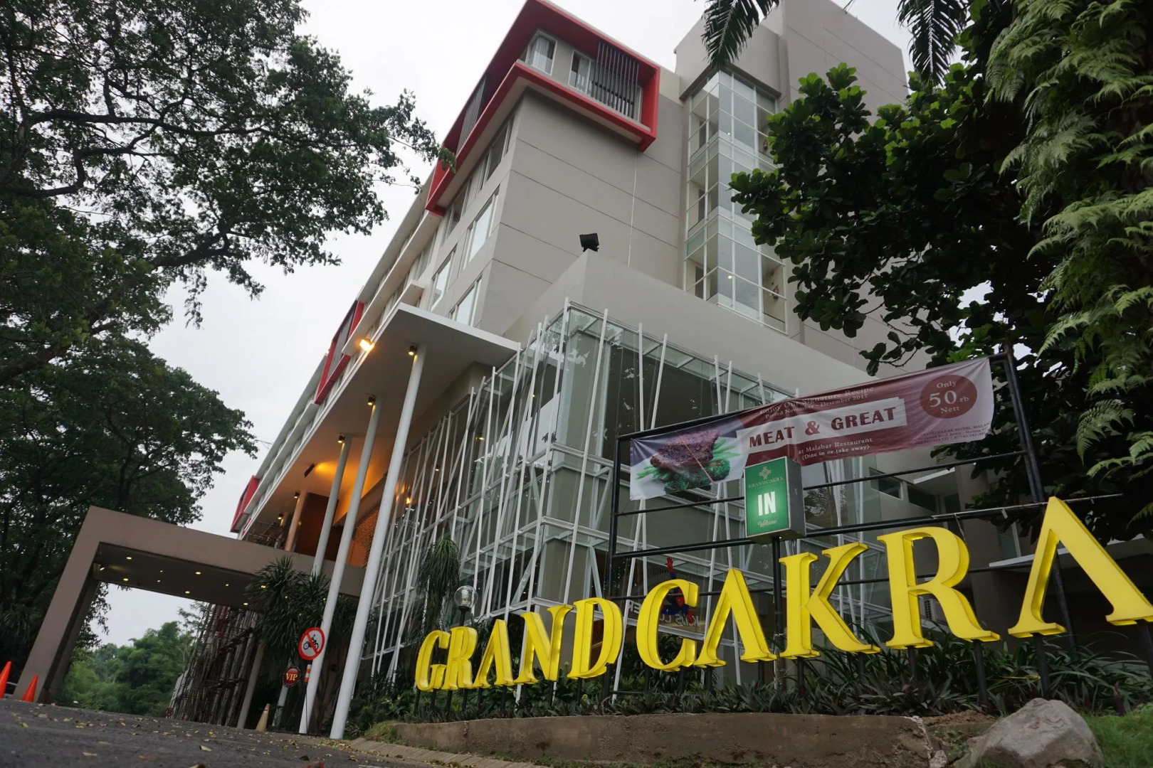Grand Cakra Hotel