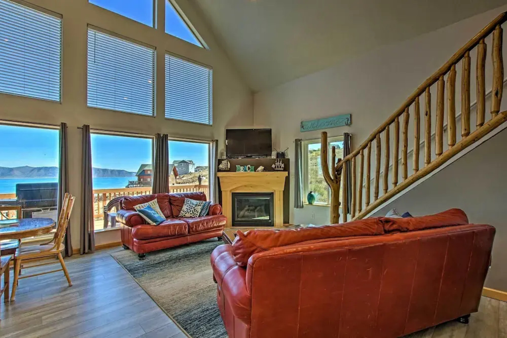 Garden City Lake House: Hot Tub & Views!