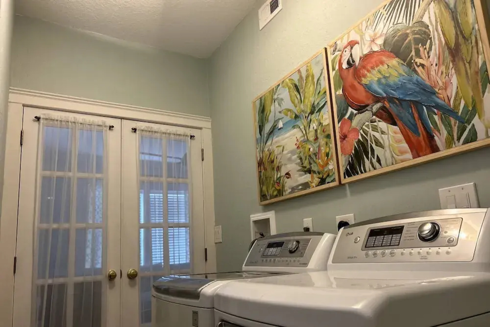 Charleston House, Beach, Shops & Restaurants, Downtown, The Square, Pool