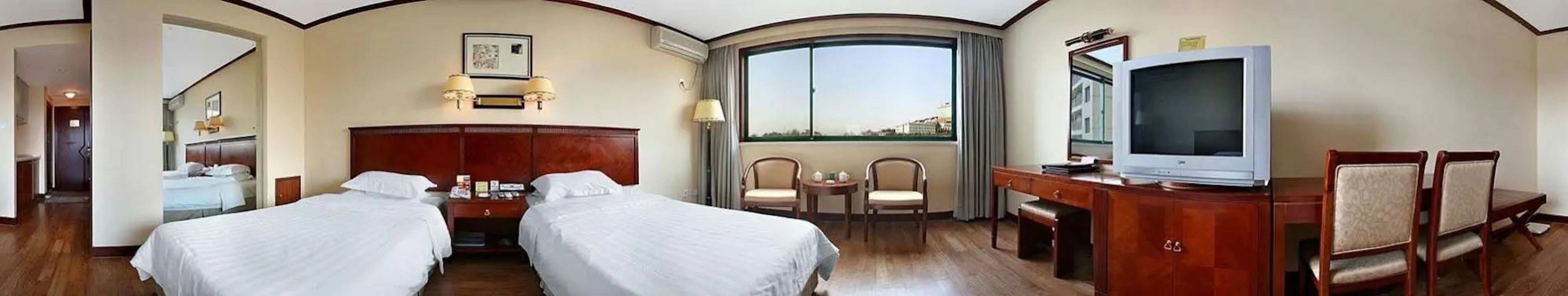 Weihai Qiming Holiday Hotel