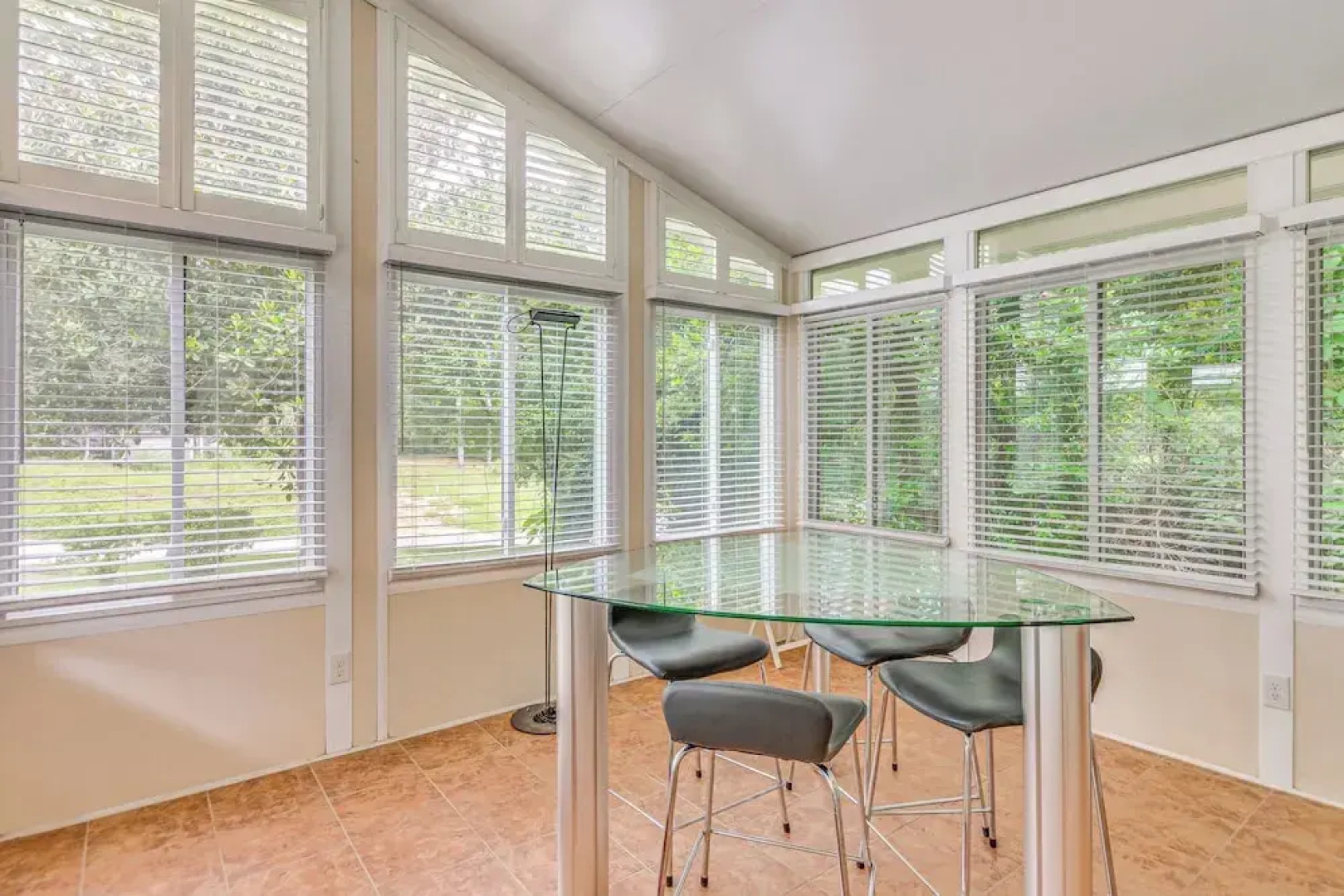 Charming Fairhope Home ~ 2 Mi to North Beach Park!