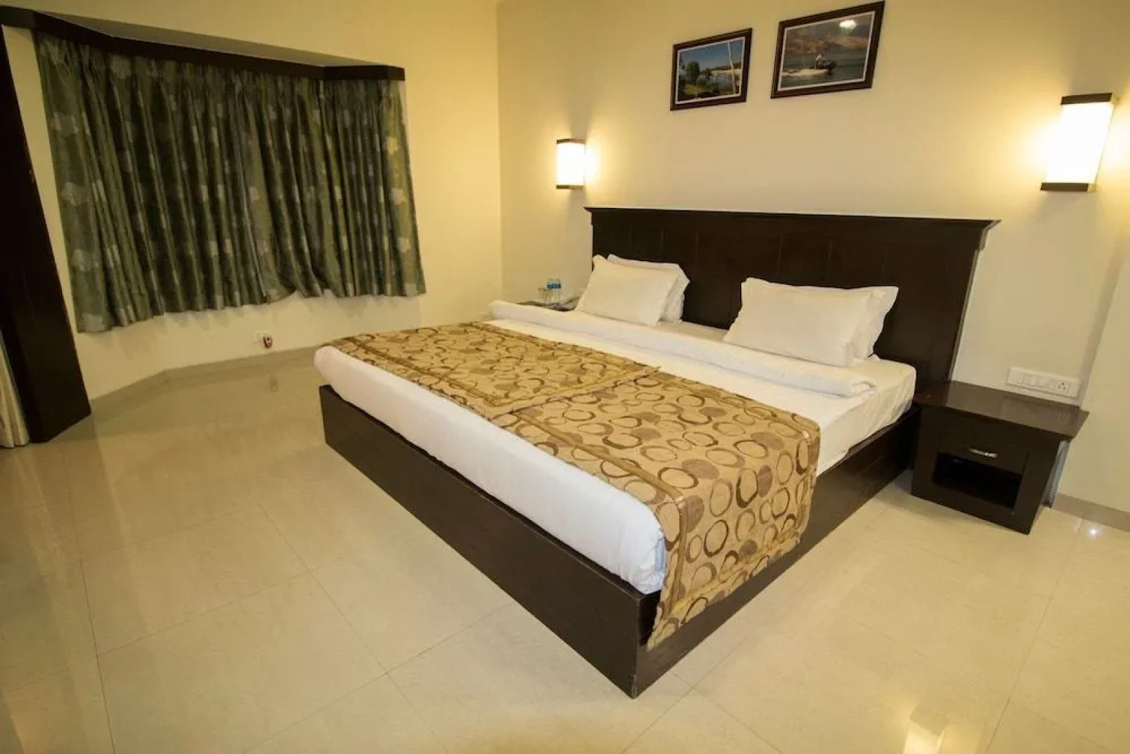 Grand Sarovar Portico