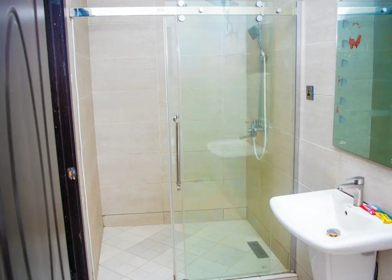 Ai-Royal Hotel & Suites