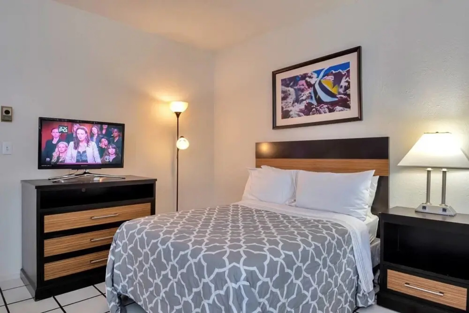 Amazing 1br apartment with pool, Hallandale Beach!