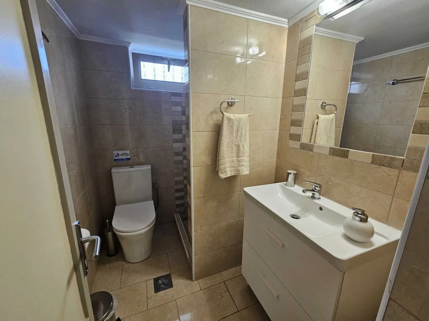 Christa's Home near ATH Airport