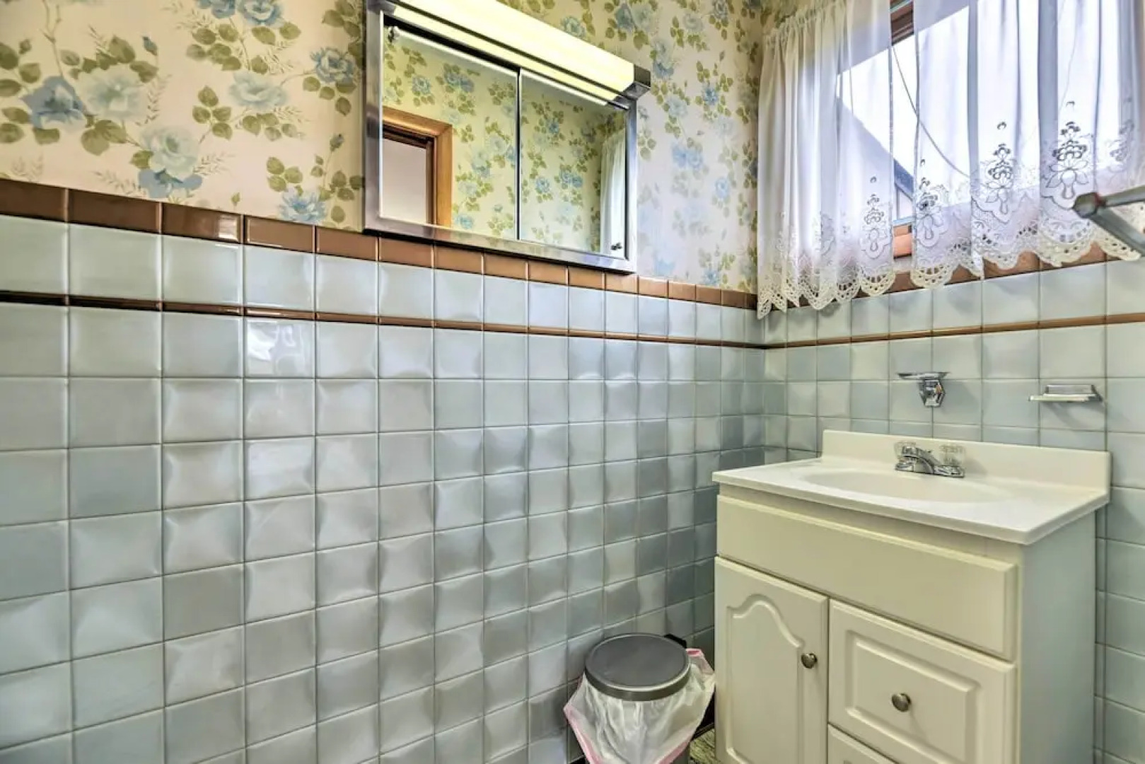 Vacation Rental ~ 8 Mi to Keybank Center!