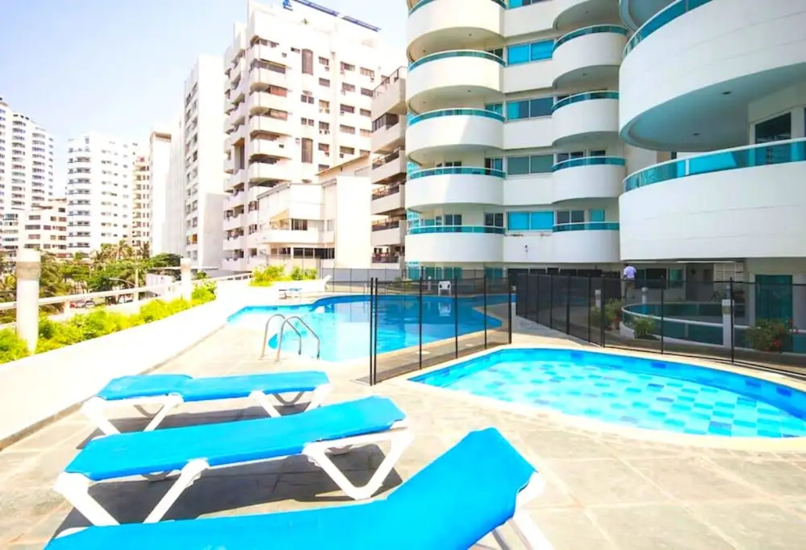 Torres del Lago Apartments