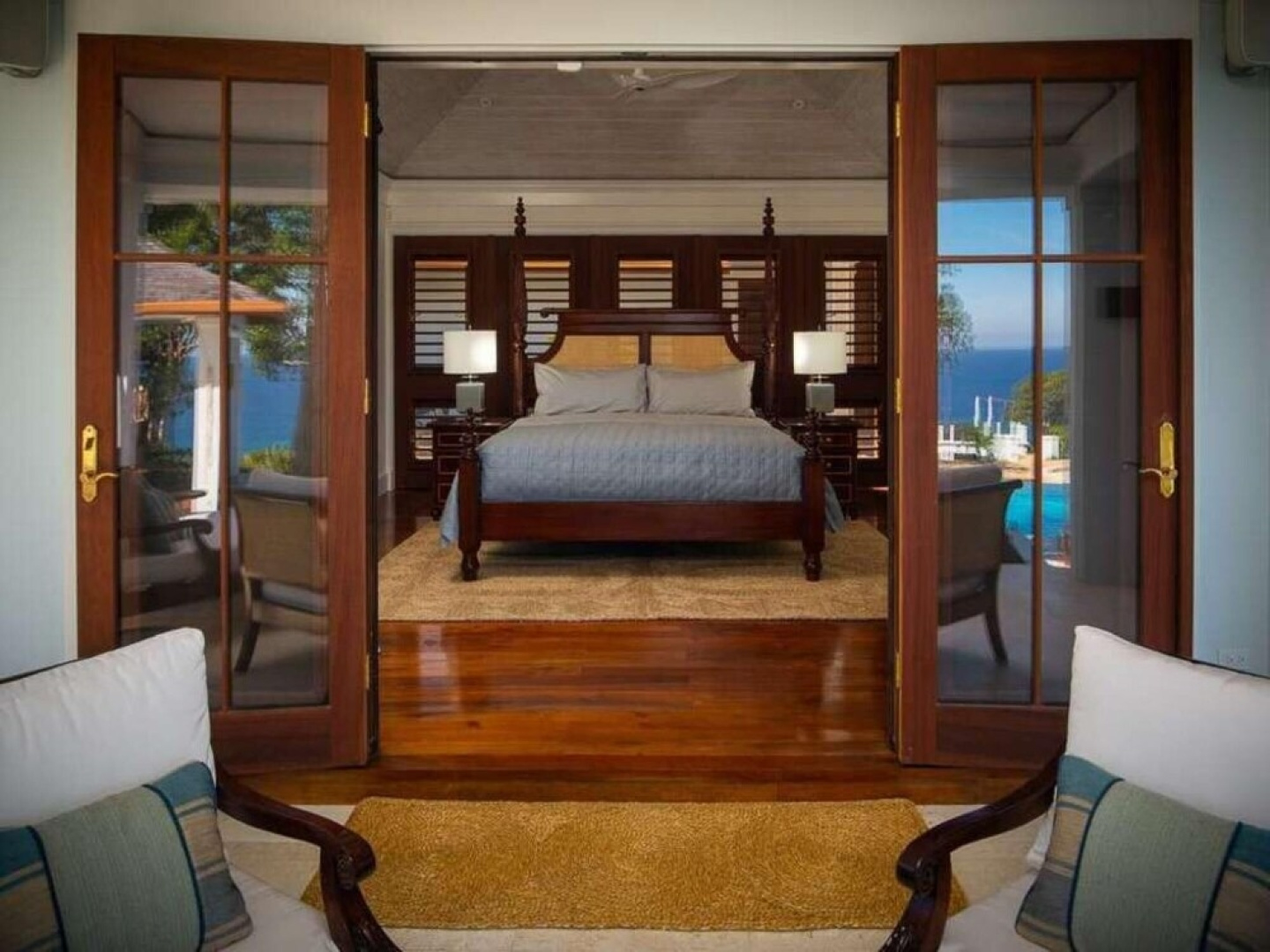 Sunny Vacation Villa at 1
