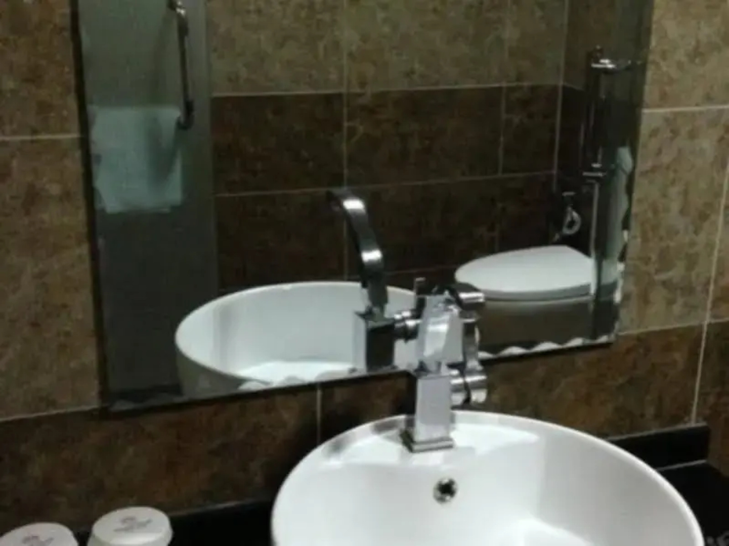 Kunlun Leju Business Hotel (Nanyang Xinchen Road)