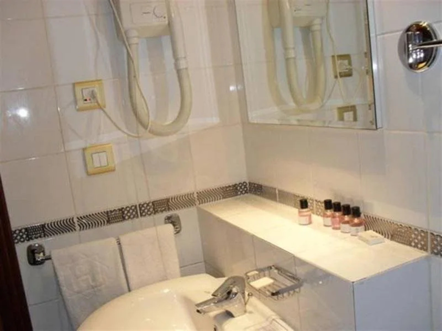 Al Ansar Diamond Hotel