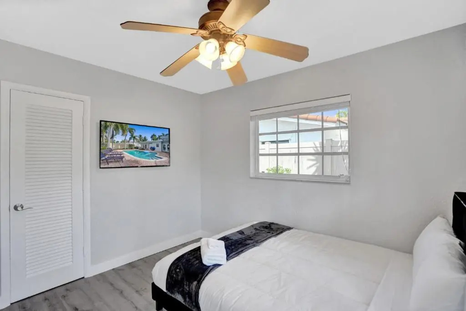 Modern 4bdr Home With Pool By The Beach