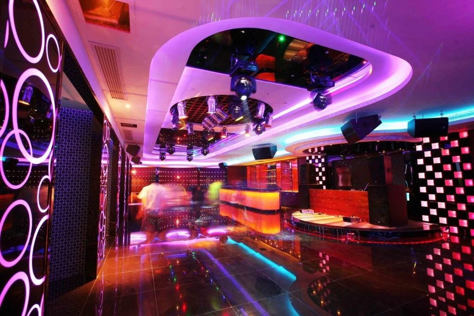 Taohuatanpan Holiday Hotel