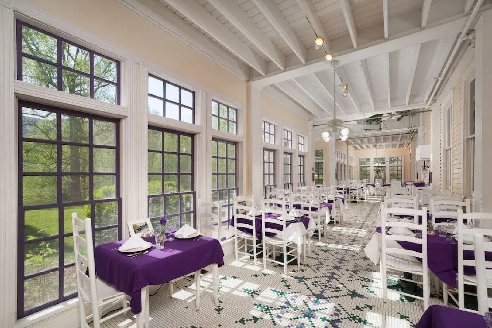 Grand Old Lady Hotel