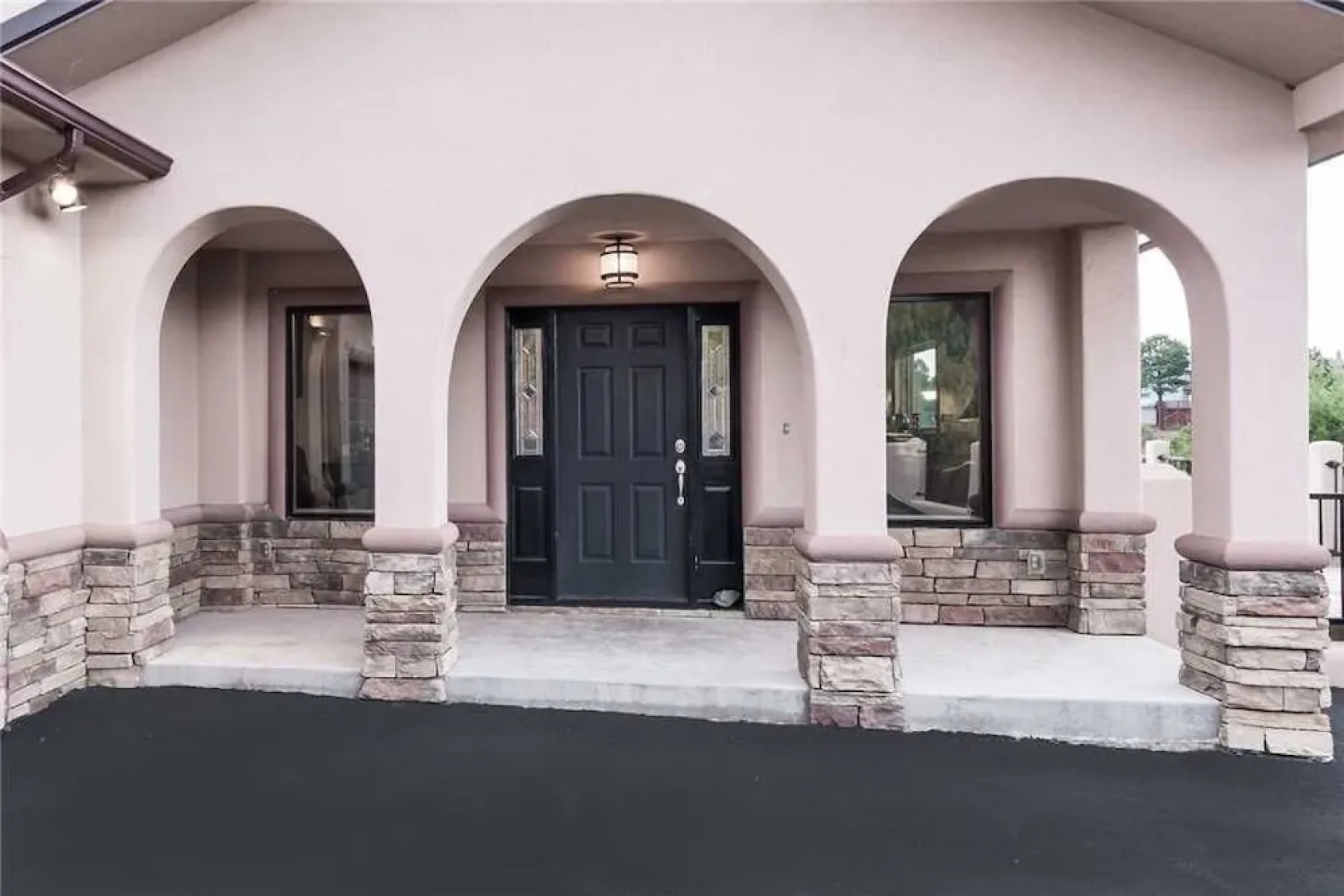 Mountain Views - Three Bedroom Cabin with Hot Tub