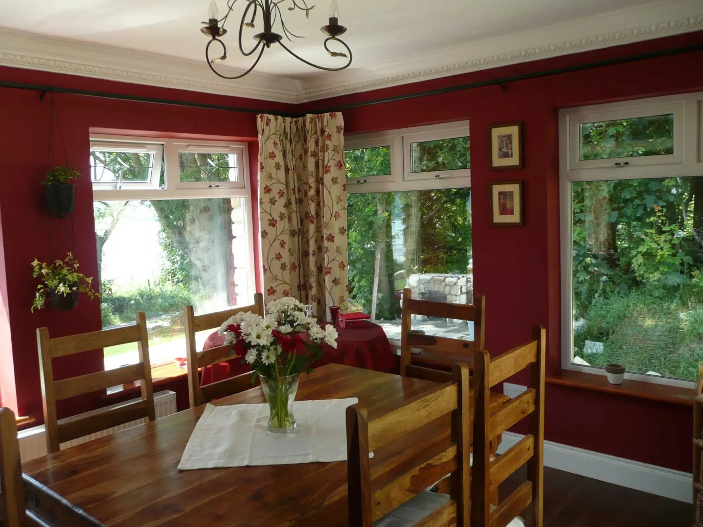 Eagles Nest Bed & Breakfast