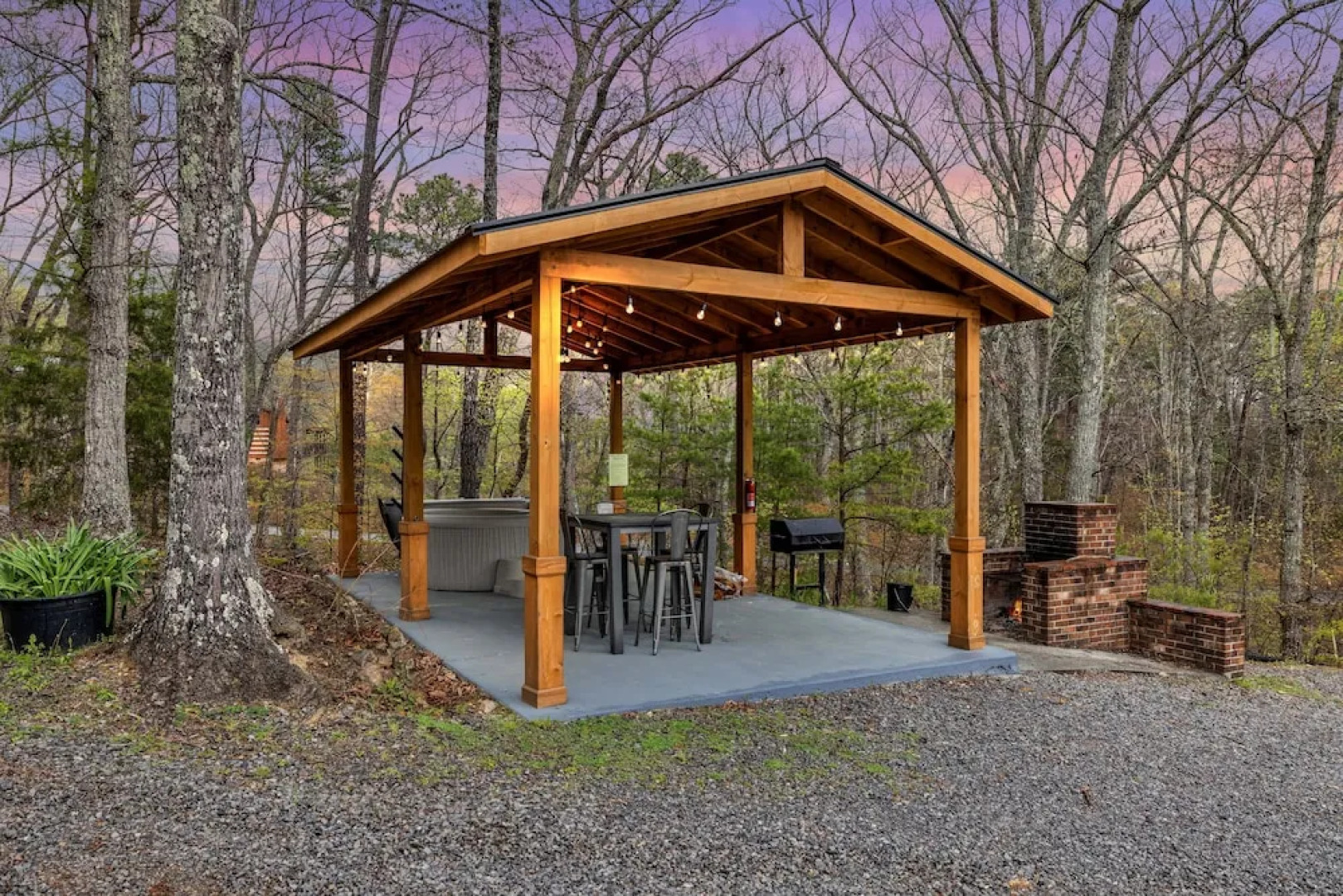 Bluff Mountain Bungalow 4 Bedroom Home by RedAwning