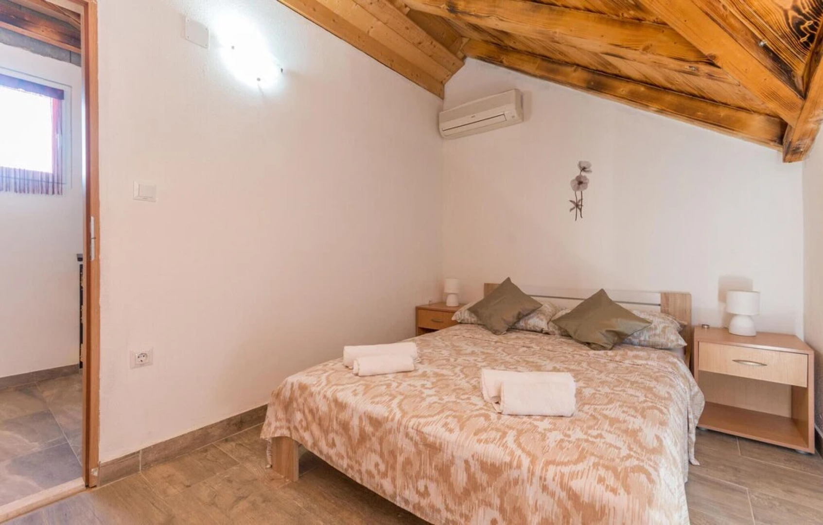 Amazing Home in Donje Rastane With 3 Bedrooms, Wifi and Outdoor Swimming Pool