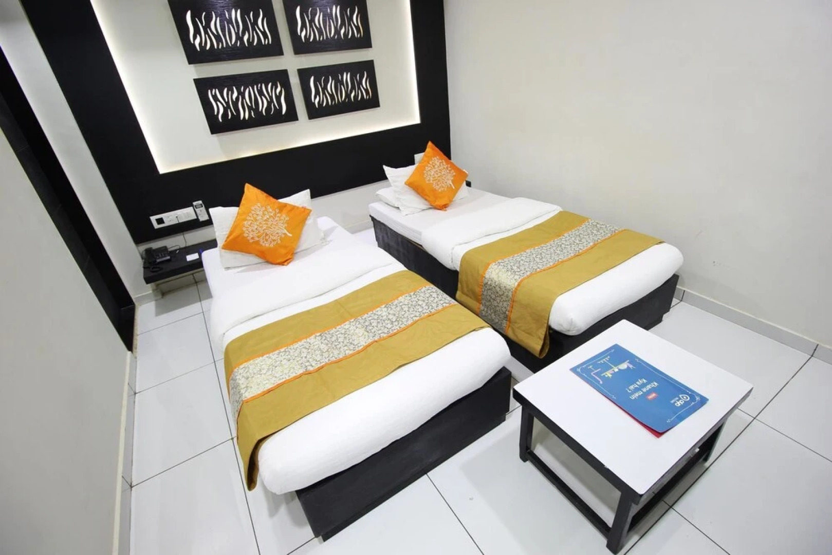 OYO 1319 Hotel Paramount Inn