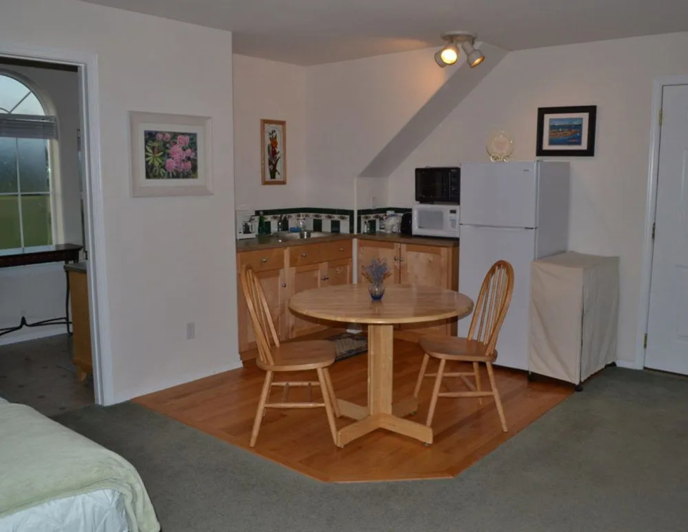 Juan de Fuca Waterfront Hotel & Cottages