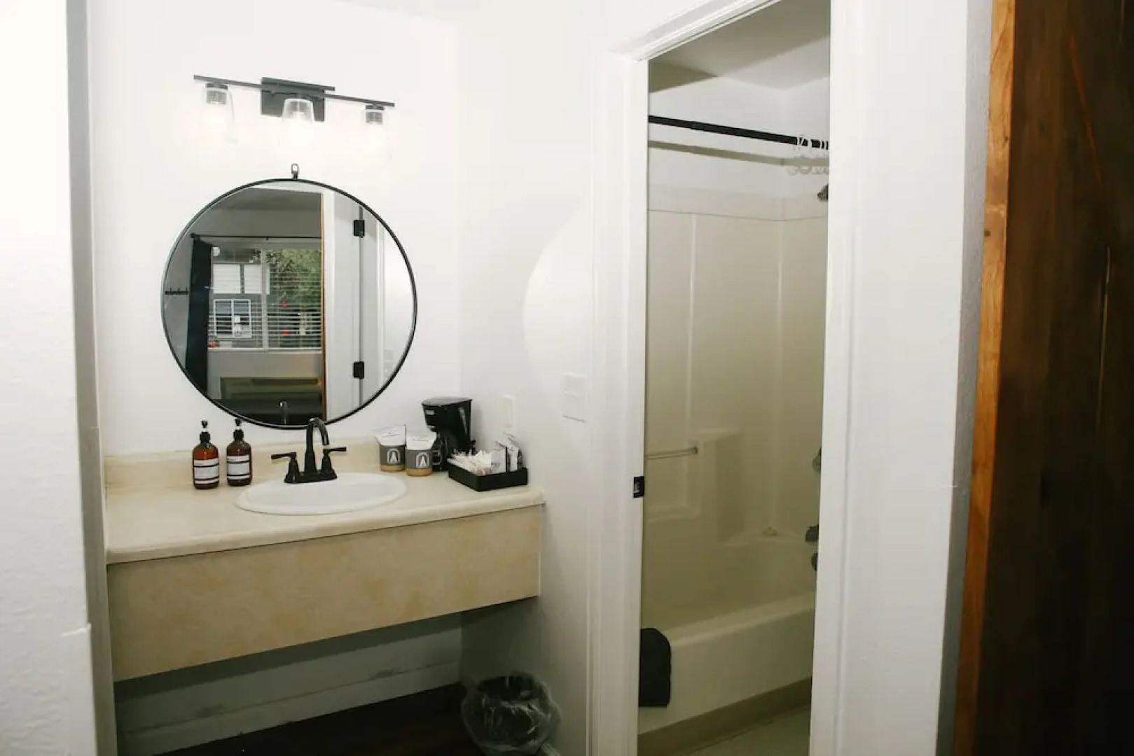 Trailhead Cabins & Lodging