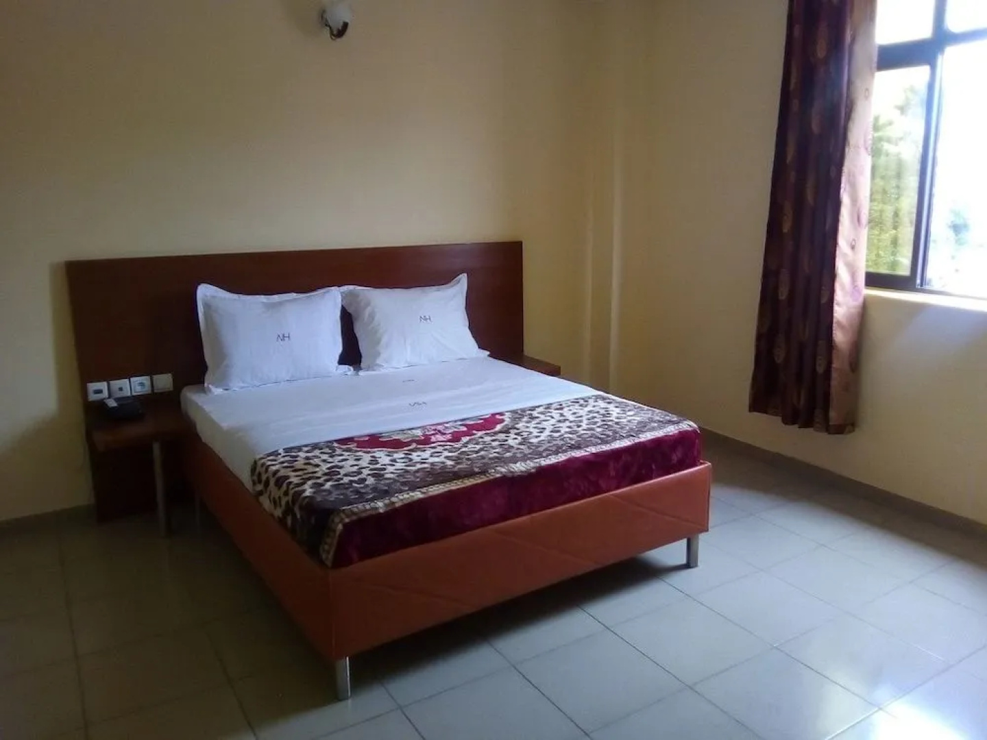 Noblesse Hotel