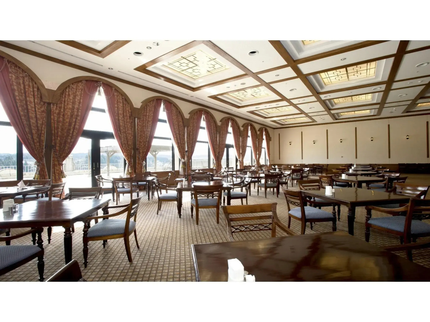 Royal Tainai Park Hotel