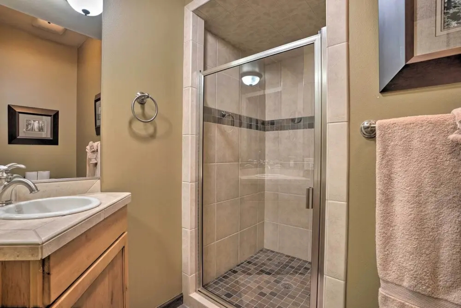 Luxurious Getaway w/ Hot Tub in Suncadia Resort!